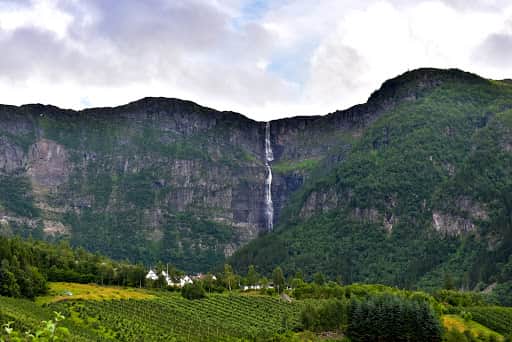 världens längsta vattenfall Skrikjofossen